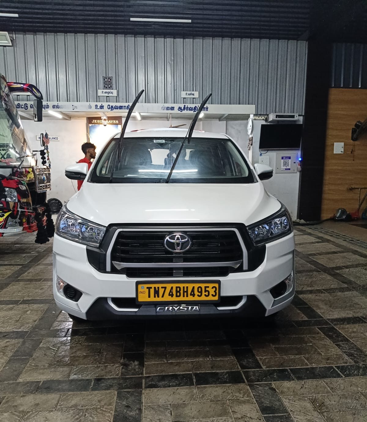 INNOVA CRYSTA